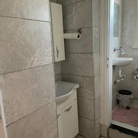 Large And Spacious In The Center Isztambul